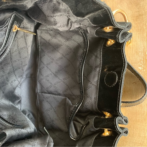 BCBGMAXAZRIA Black Suede Handbag Patent Leather & Gold Tone Chain Handle - Picture 7 of 13
